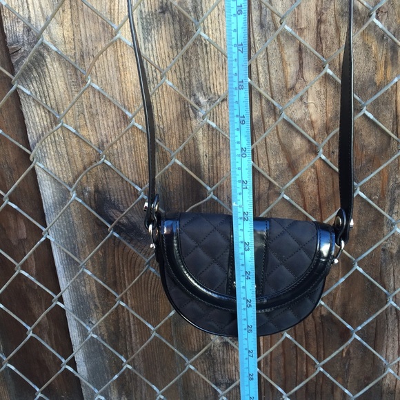 BURBERRY SMALL CROSS BODY BAG LIKE NEW AUTHENTIC - Picture 3 of 4